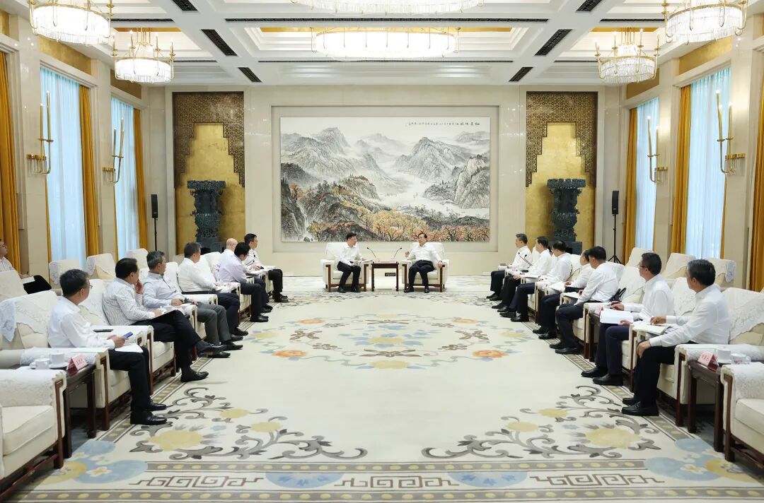 多人.jpg 新利体育luck18·(中国)官方网站
